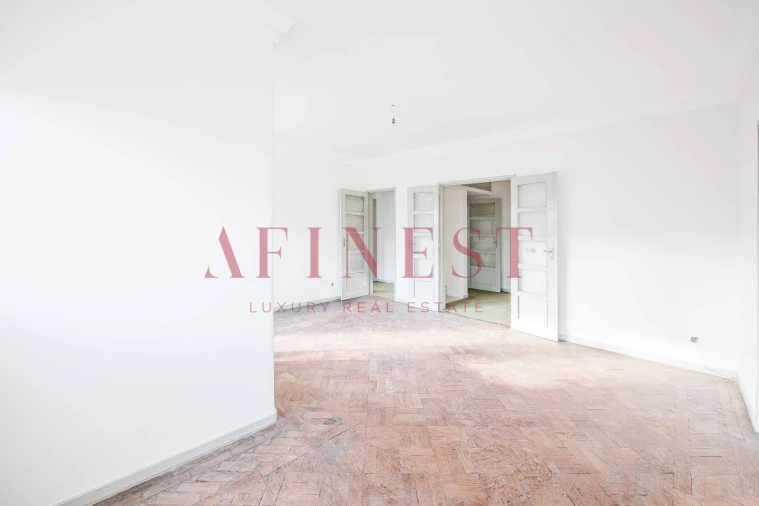 Apartamento T9 para Venda em Arroios Foto 2