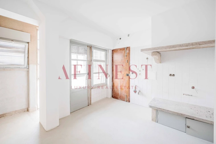 Apartamento T9 para Venda em Arroios Foto 12