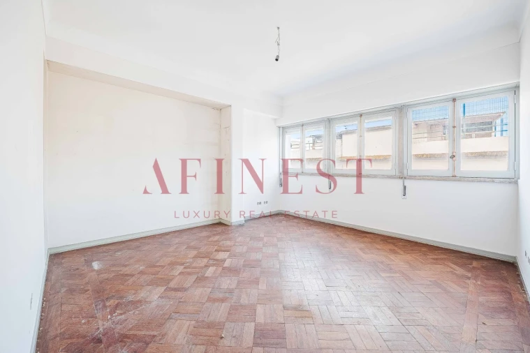 Apartamento T9 para Venda em Arroios Foto 26