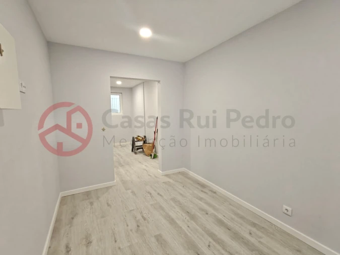 Apartamento T2 para Venda em Algés, Linda-A-Velha e Cruz Quebrada-Dafundo Foto 5