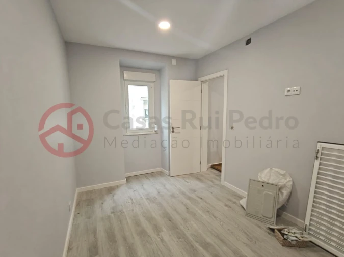 Apartamento T2 para Venda em Algés, Linda-A-Velha e Cruz Quebrada-Dafundo Foto 13
