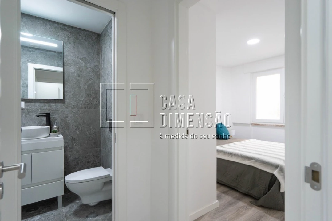 Apartamento T3 para Venda em Benfica Foto 2