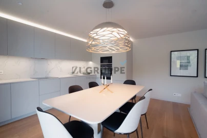 Apartamento T4 para Venda em Santa Marinha e São Pedro da Afurada