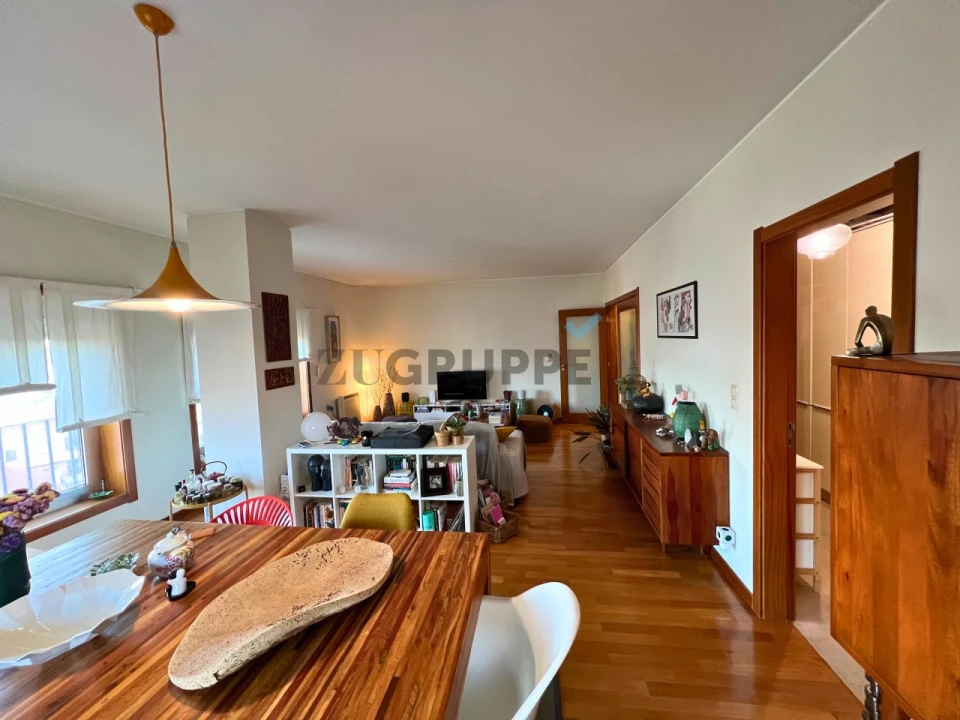 Apartamento T3 para Venda em Carnide Foto 1