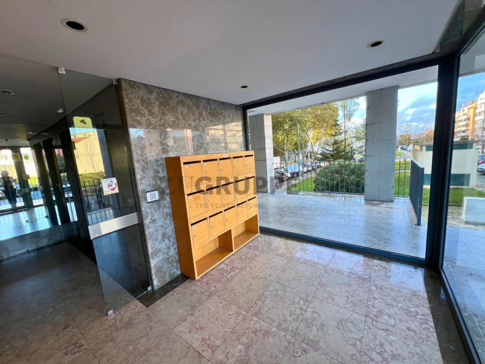 Apartamento T3 para Venda em Carnide Foto 36