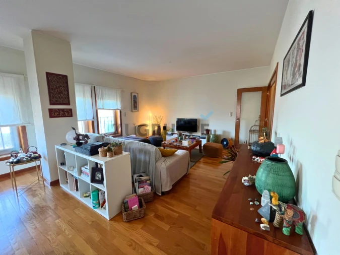 Apartamento T3 para Venda em Carnide Foto 2