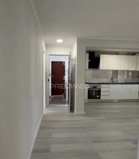 Apartamento T3 para Venda em Laranjeiro e Feijó