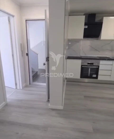 Apartamento T3 para Venda em Laranjeiro e Feijó