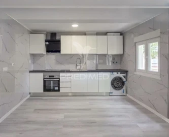 Apartamento T3 para Venda em Laranjeiro e Feijó