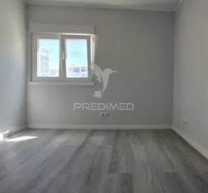 Apartamento T3 para Venda em Laranjeiro e Feijó
