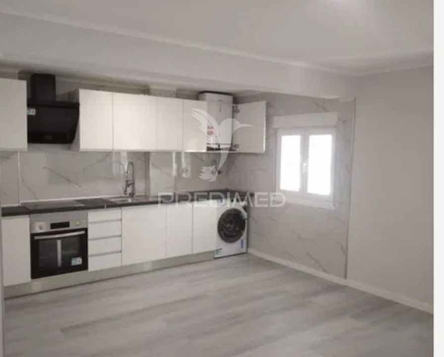 Apartamento T3 para Venda em Laranjeiro e Feijó Foto 2