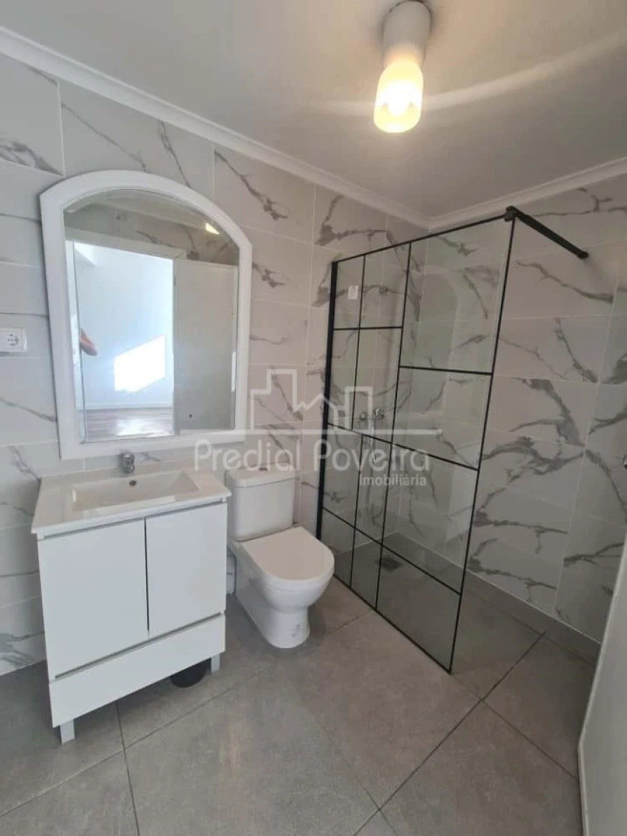 Moradia T3 para Venda em Azurara Foto 5