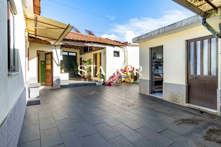 Moradia T4 para Venda em São Felix da Marinha Foto 7