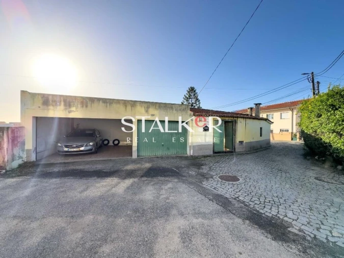 Moradia T4 para Venda em São Felix da Marinha Foto 1