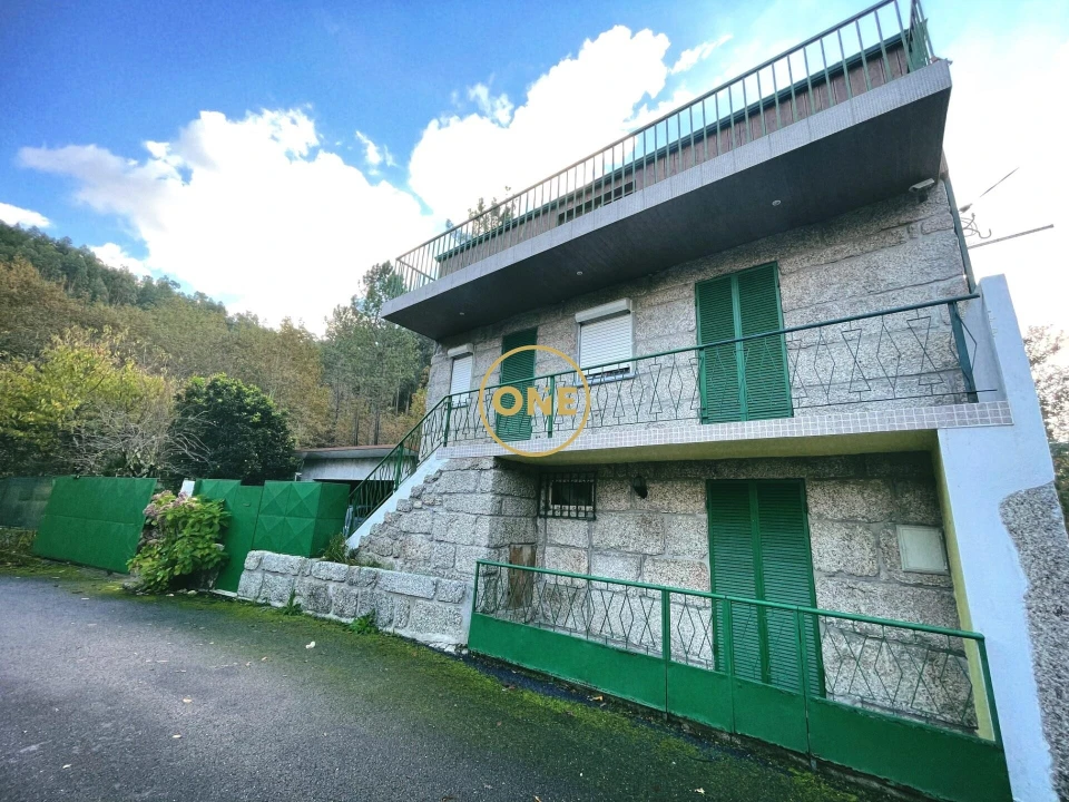 Moradia T3 para Venda em Armil Foto 29