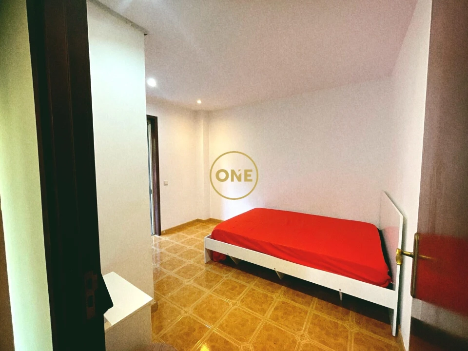 Moradia T3 para Venda em Armil Foto 15