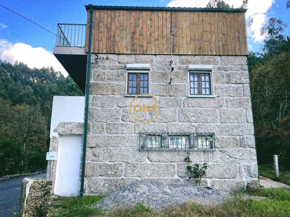 Moradia T3 para Venda em Armil Foto 26