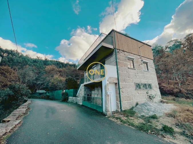 Moradia T3 para Venda em Armil Foto 1