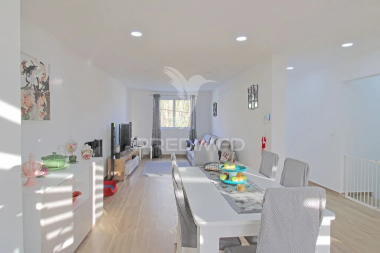 Moradia T4 para Venda em Angra (São Pedro) Foto 16