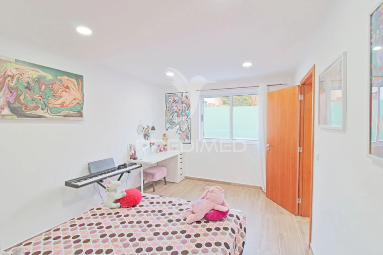 Moradia T4 para Venda em Angra (São Pedro) Foto 4