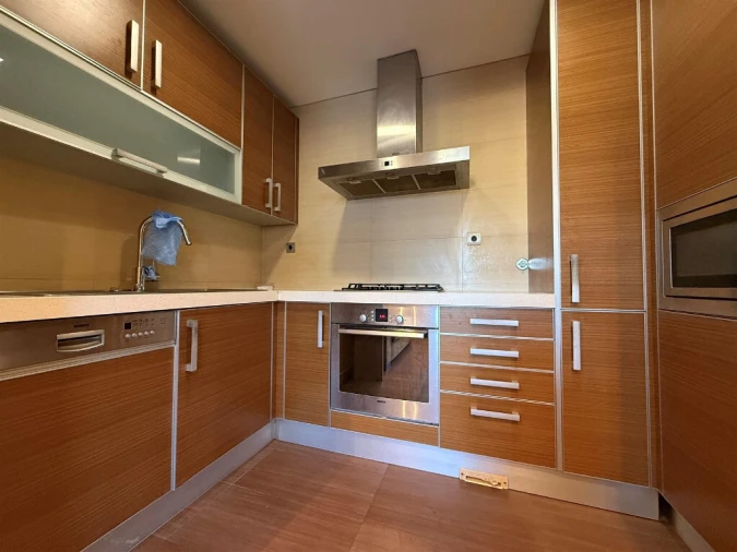 Apartamento T2 para Arrendamento em Santo Antonio dos Olivais Foto 4