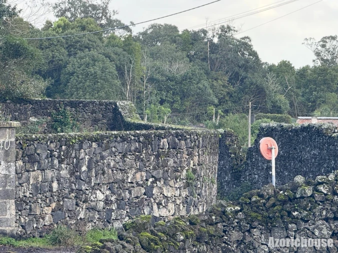Terreno para Venda em Rabo de Peixe Foto 3