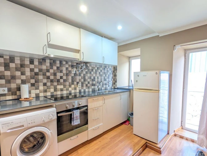 Apartamento T1 para Arrendamento em Misericórdia Foto 7