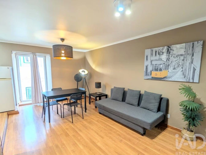 Apartamento T1 para Arrendamento em Misericórdia Foto 1