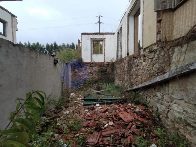 Moradia T3 para Venda em Beco Foto 8