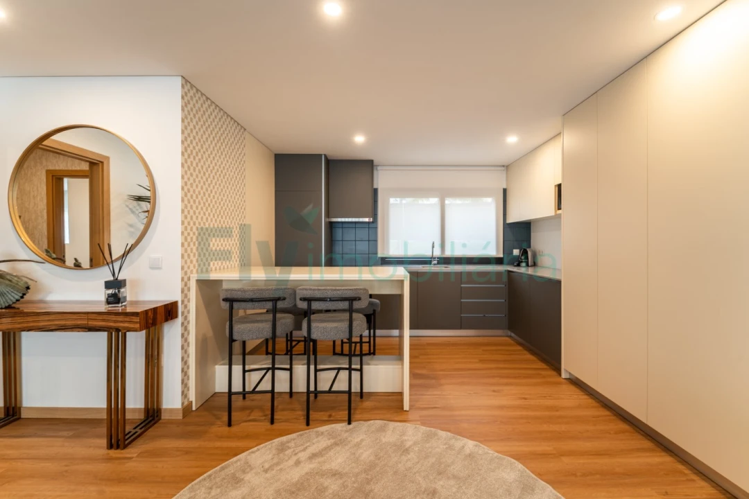 Apartamento T2 para Venda em Infias Foto 8