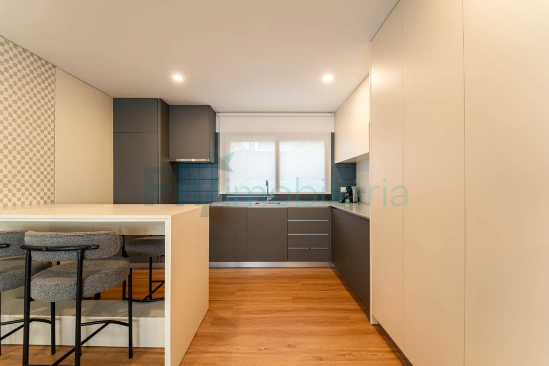 Apartamento T2 para Venda em Infias Foto 11