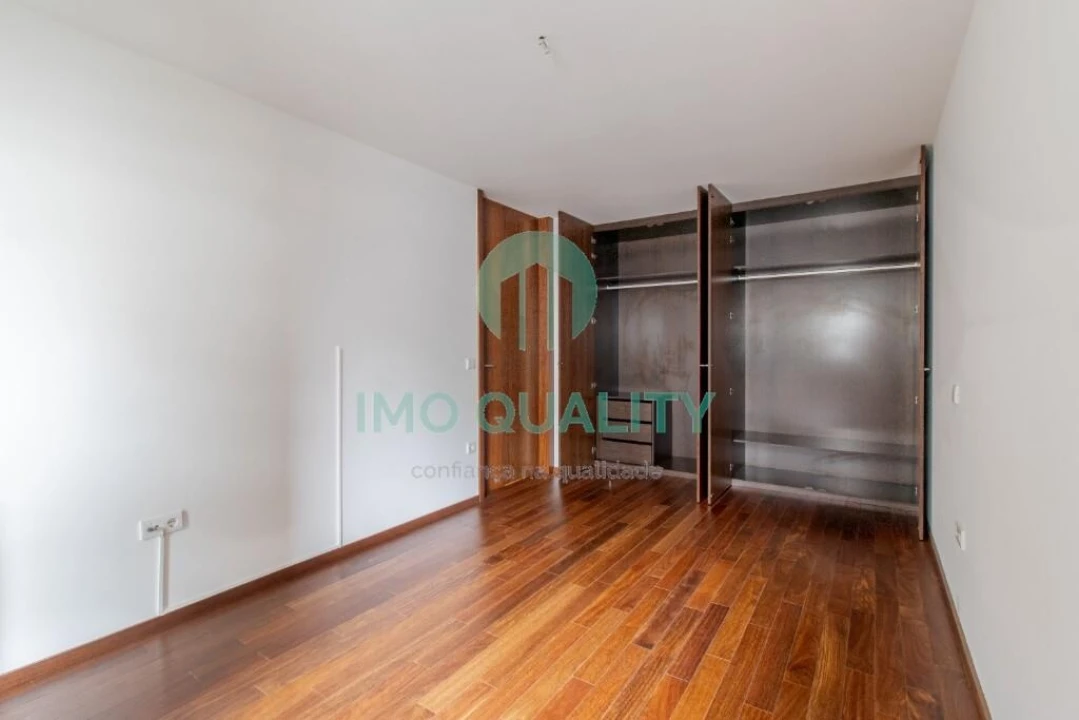 Apartamento T1 para Arrendamento em Paranhos Foto 13