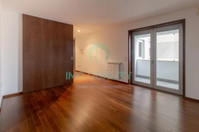 Apartamento T1 para Arrendamento em Paranhos