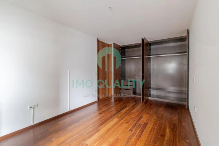 Apartamento T1 para Arrendamento em Paranhos Foto 13