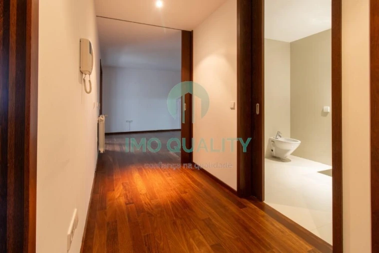 Apartamento T1 para Arrendamento em Paranhos Foto 8