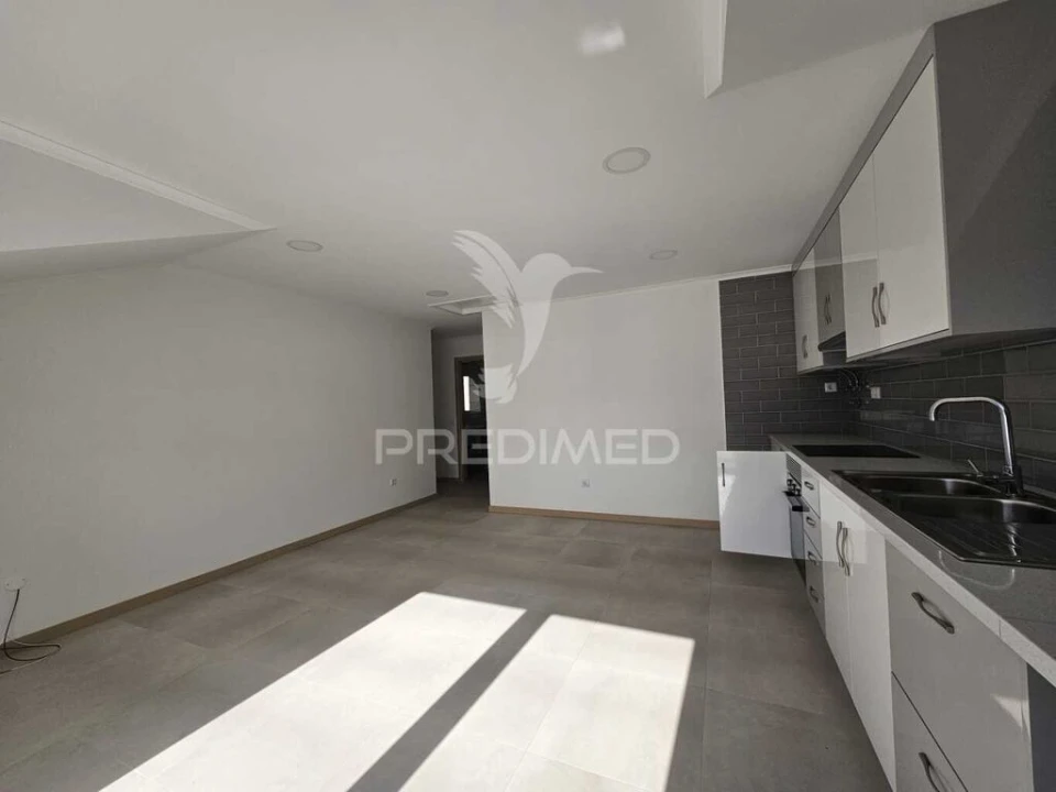 Apartamento T1 para Venda em Ferrel Foto 4