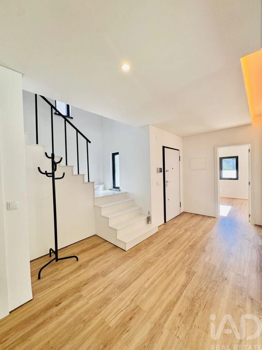 Moradia T4 para Venda em Quinta do Conde Foto 9