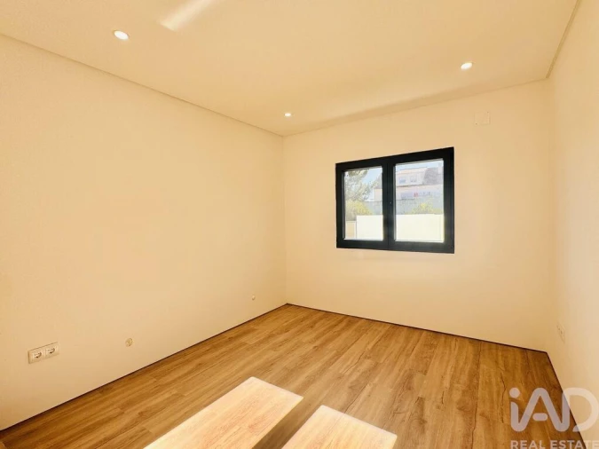 Moradia T4 para Venda em Quinta do Conde Foto 8