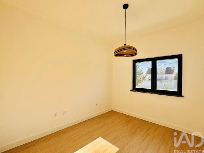 Moradia T4 para Venda em Quinta do Conde Foto 16