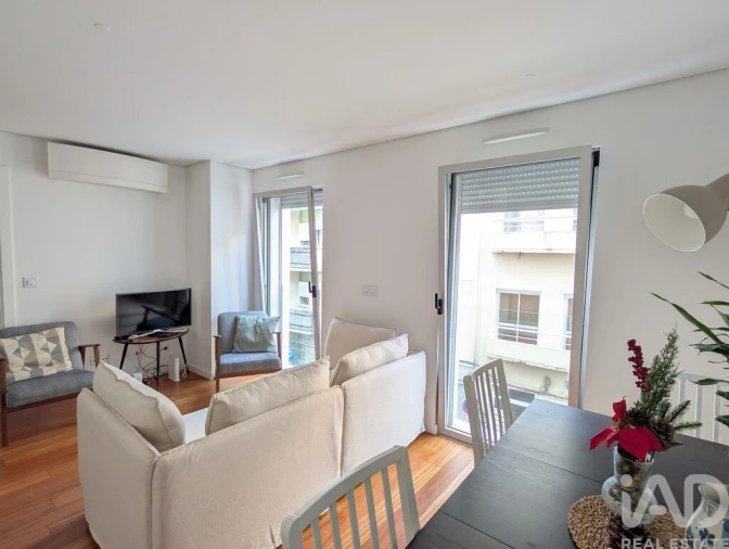 Apartamento T1 para Arrendamento em Santo António Foto 12