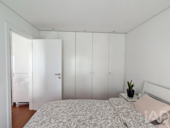 Apartamento T1 para Arrendamento em Santo António Foto 8