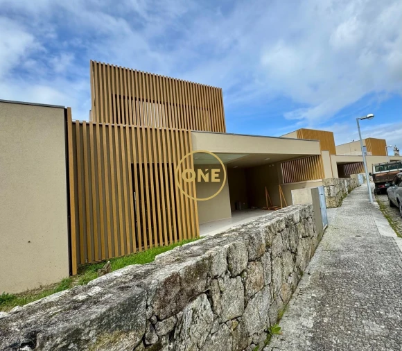 Moradia T3 para Venda em Moledo e Cristelo Foto 1