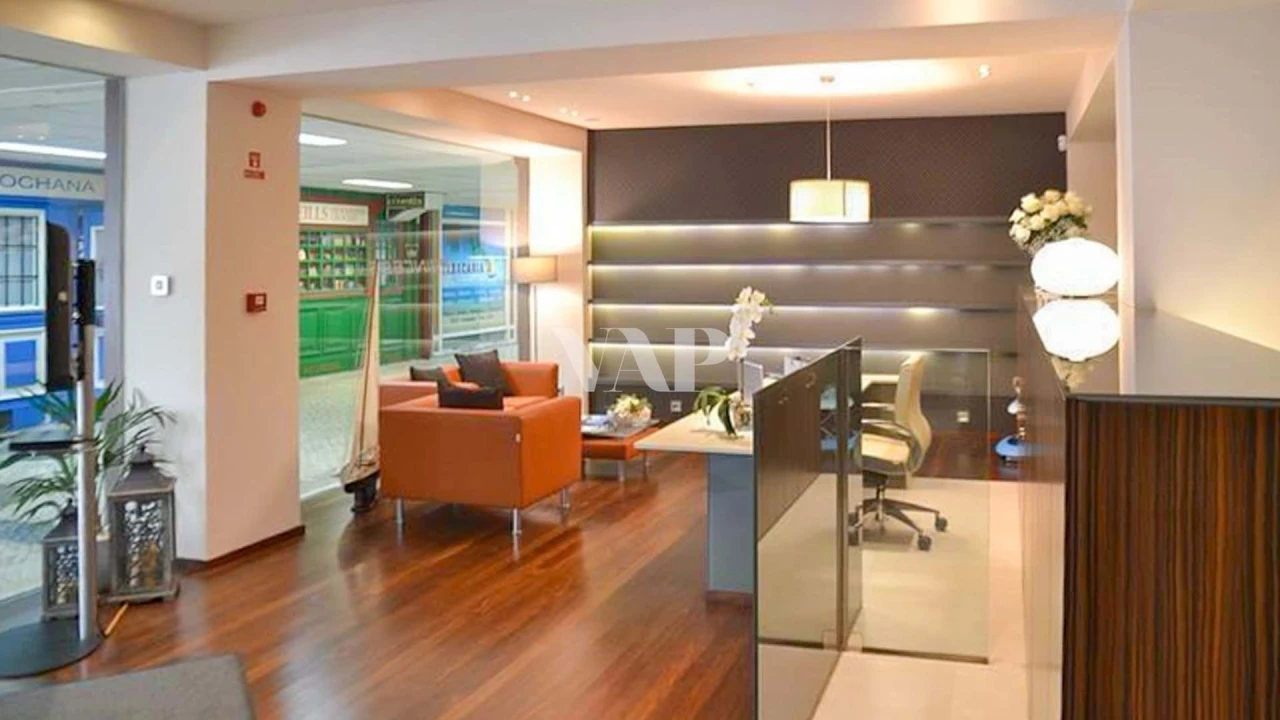 Negócio para Venda em Quarteira Foto 1