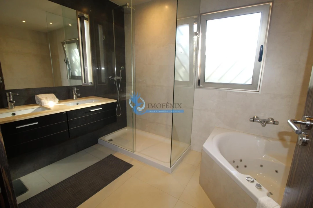 Moradia T3 para Venda em Guia Foto 22