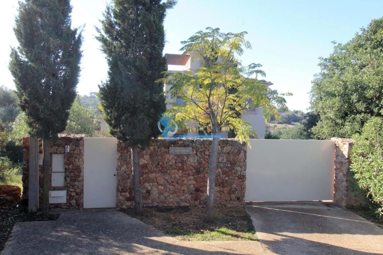 Moradia T3 para Venda em Guia Foto 2