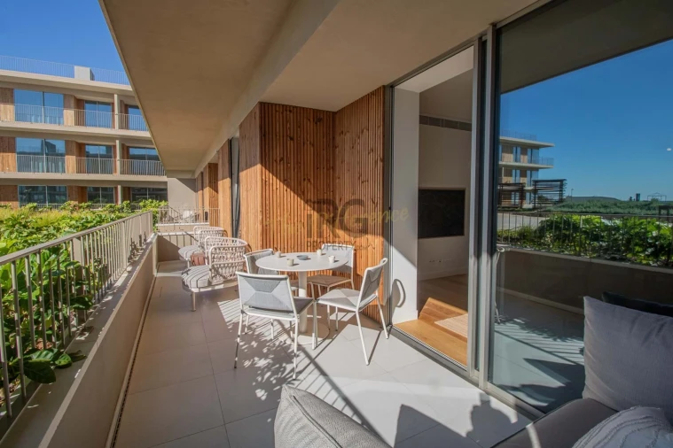 Apartamento T2 para Venda em Quarteira Foto 8