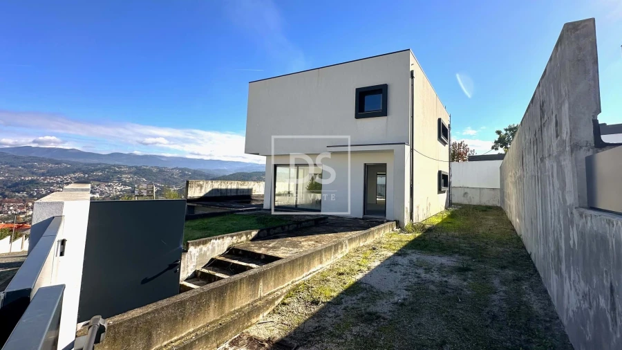 Moradia T3 para Venda em Fregim Foto 4