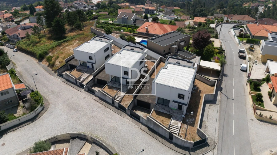 Moradia T3 para Venda em Fregim Foto 43