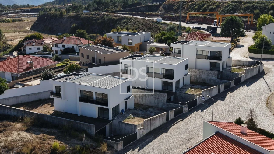 Moradia T3 para Venda em Fregim Foto 41