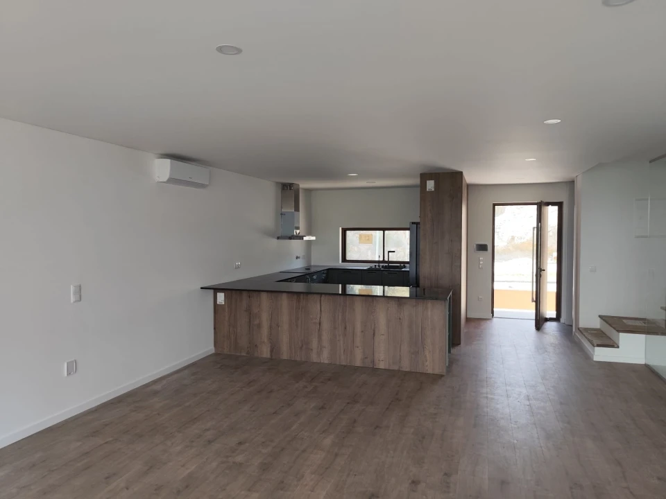 Moradia T3 para Venda em Cristelos, Boim e Ordem Foto 2